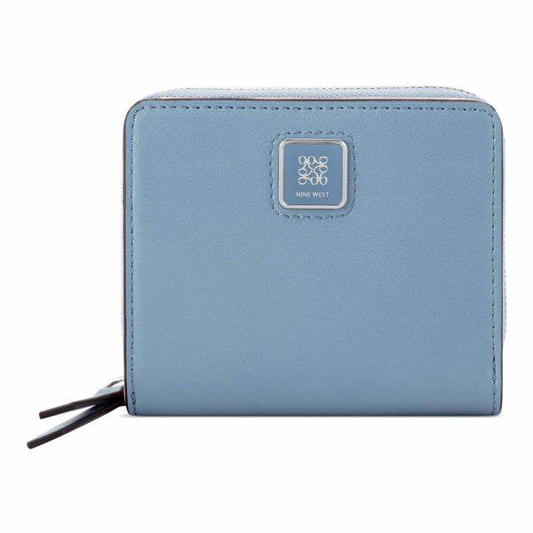 デニリメイク ウォレット Dorsey Small Zip Around - Pale Denim | Nine West